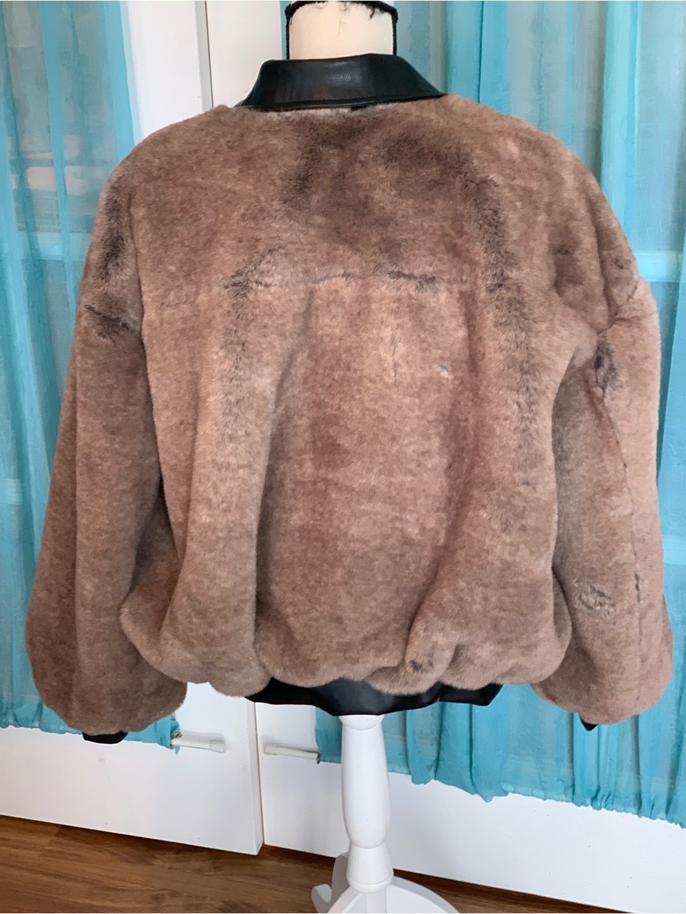 faux fur Bomber Jacket w/Black faux leather sz S heavyweight and warm weworewhat - Picture 3 of 11
